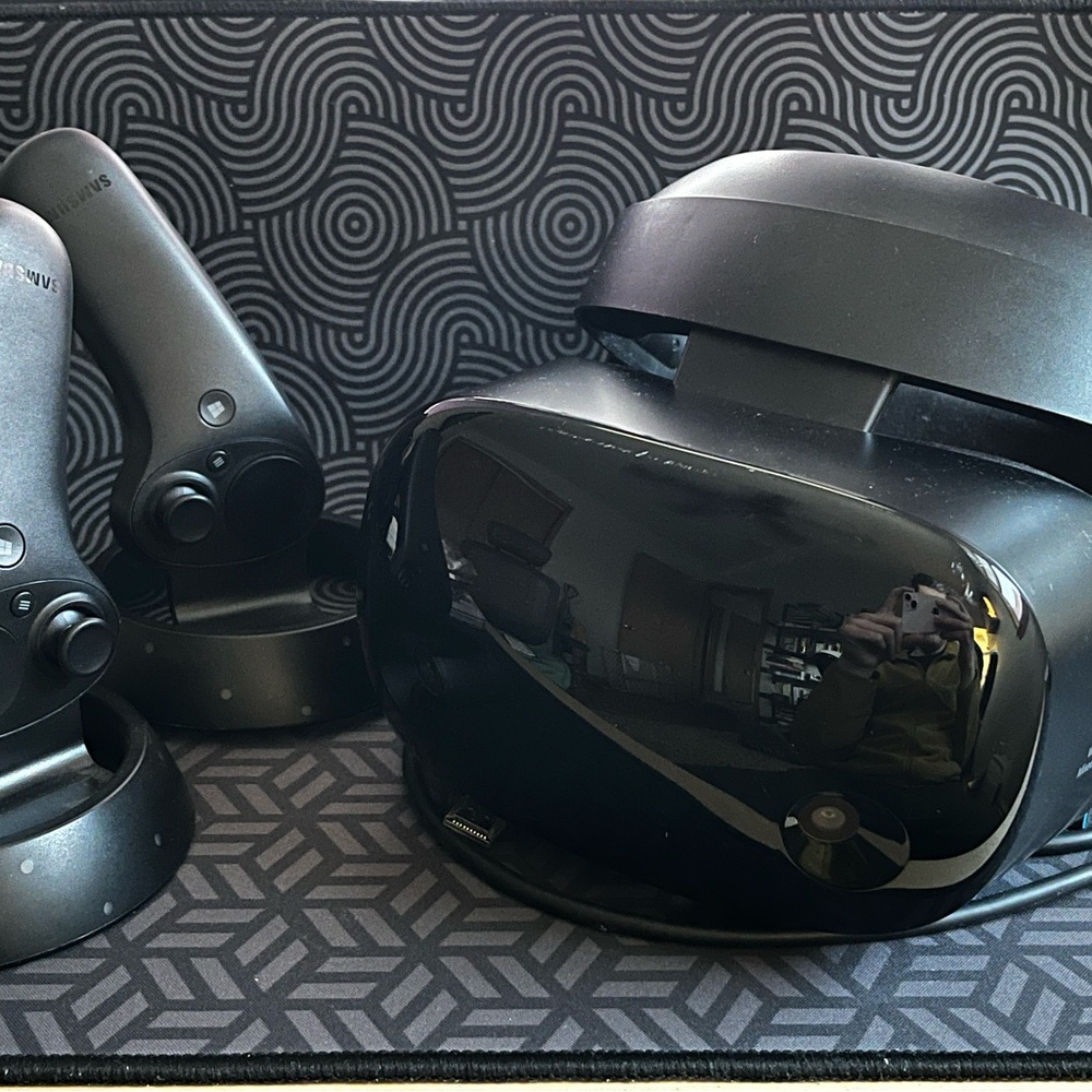 Samsung Odyssey+ virtual reality headset w/ controllers